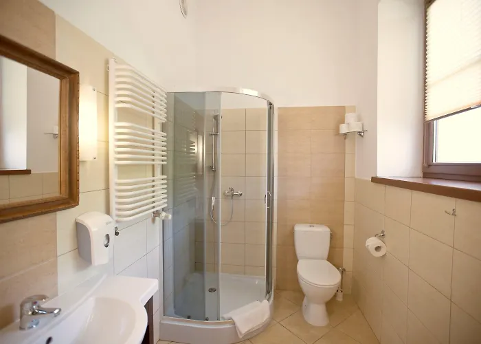 Pod Kasztanami Hotel 2*